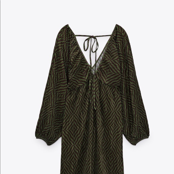 Zara printed pleated dress - Picture 3 of 11